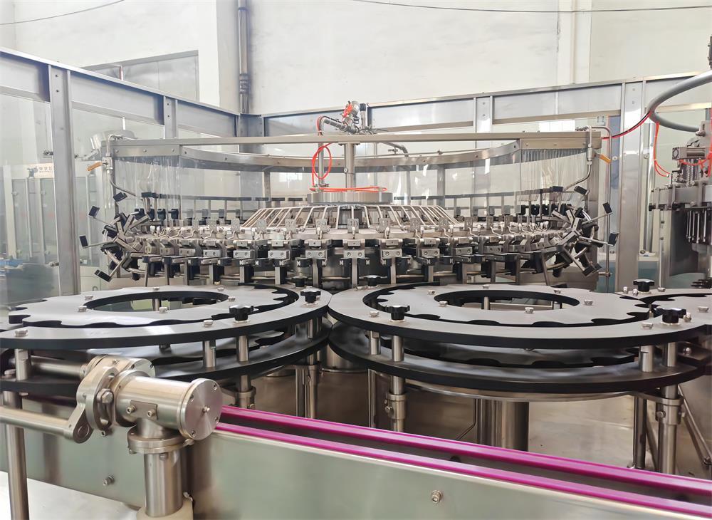 <b>Glass Bottle Filling Line Automatic 3 i</b>